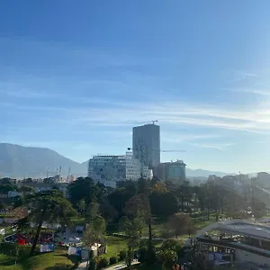 Park , Tirana Albanien